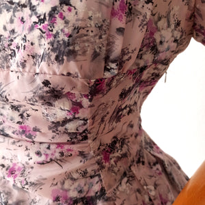 1950s - Adorable Light Pink Floral Dress - W30 (76cm)