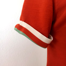 Laden Sie das Bild in den Galerie-Viewer, 1960s - LAMINETTE, France - Lovely Tile Knit Dress - Sz 44

