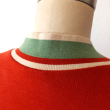 Laden Sie das Bild in den Galerie-Viewer, 1960s - LAMINETTE, France - Lovely Tile Knit Dress - Sz 44
