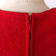 Cargar imagen en el visor de la galería, 1960s - Stunning Red Textured Dress - W34.5 (88cm)
