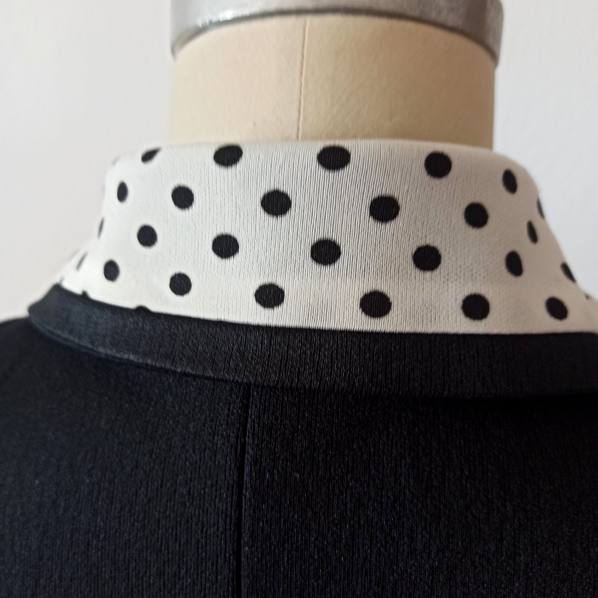 black dresses at burlington 1960s 1970s - BURLINGTON JERSEY - Superb Black Dotted Dress