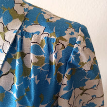 Cargar imagen en el visor de la galería, 1960s - Gorgeous Blue Floral Dress - W31 (80cm)
