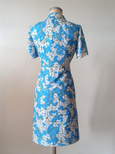 Cargar imagen en el visor de la galería, 1960s - Gorgeous Blue Floral Dress - W31 (80cm)
