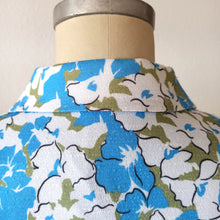 Cargar imagen en el visor de la galería, 1960s - Gorgeous Blue Floral Dress - W31 (80cm)
