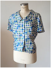 Cargar imagen en el visor de la galería, 1960s - Gorgeous Abstract Satin Blouse Jacket
