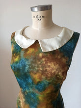 Cargar imagen en el visor de la galería, 1960s - Lovely Abstract Satin Dress - W32 (82cm)
