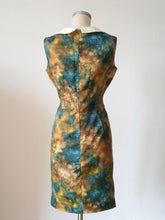 Cargar imagen en el visor de la galería, 1960s - Lovely Abstract Satin Dress - W32 (82cm)
