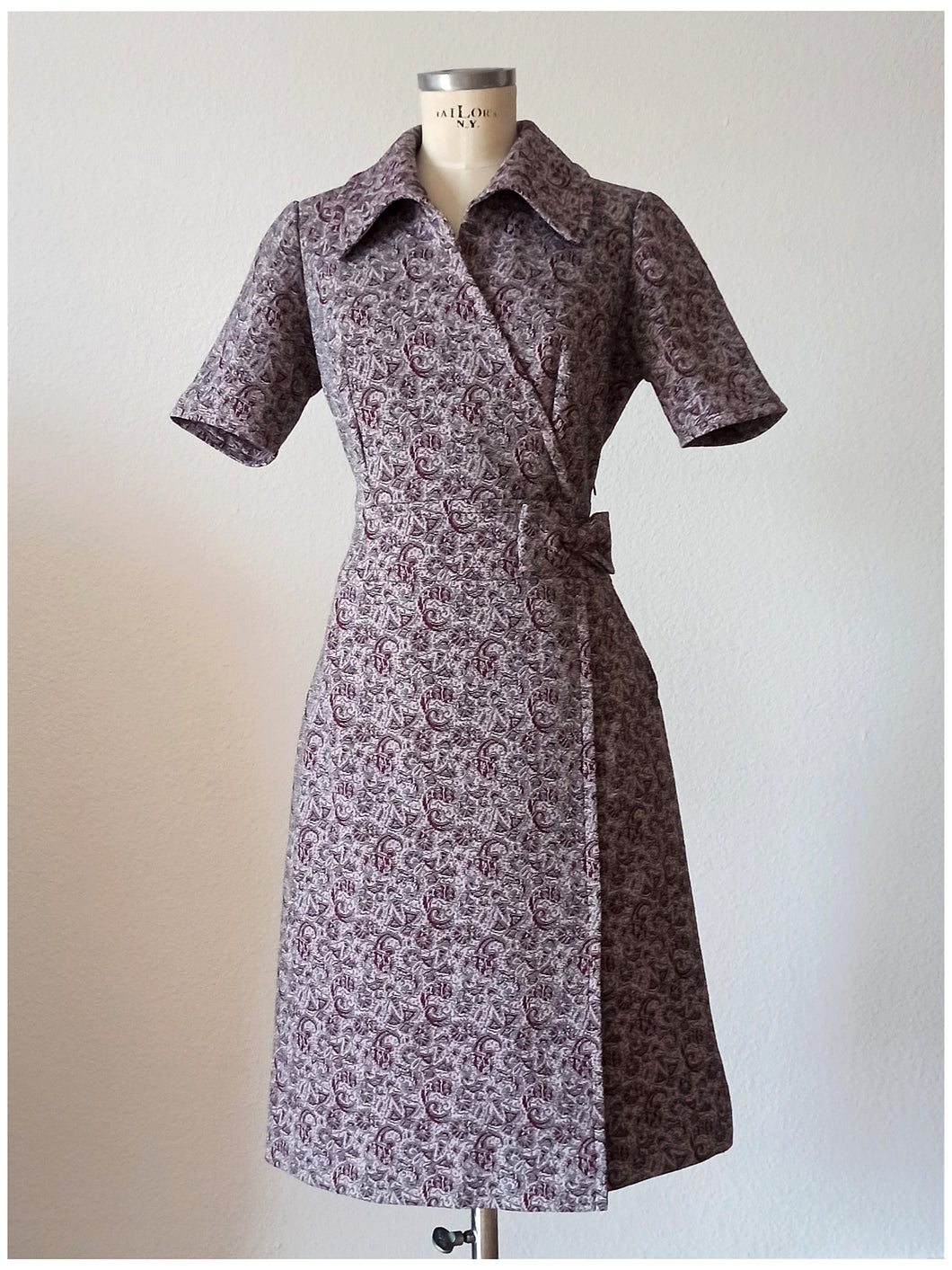 1960s 1970s - Elegant Antique Pink Textured Dress - W31 (80cm)