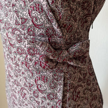 Laden Sie das Bild in den Galerie-Viewer, 1960s 1970s - Elegant Antique Pink Textured Dress - W31 (80cm)
