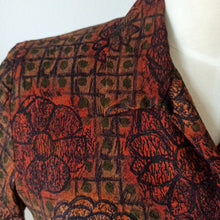 Laden Sie das Bild in den Galerie-Viewer, 1960s - Abstract Floral Rayon Blouse
