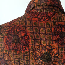 Laden Sie das Bild in den Galerie-Viewer, 1960s - Abstract Floral Rayon Blouse
