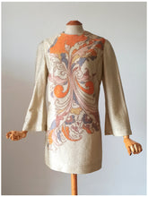 Laden Sie das Bild in den Galerie-Viewer, 1960s - DORIANA, Italy - Stunning Lurex Bell Sleeves Dress
