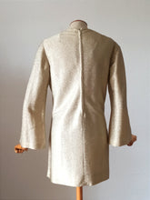 Laden Sie das Bild in den Galerie-Viewer, 1960s - DORIANA, Italy - Stunning Lurex Bell Sleeves Dress
