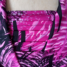 Laden Sie das Bild in den Galerie-Viewer, 1970s - Stunning Colors Dress - W39 (100cm)
