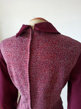 Laden Sie das Bild in den Galerie-Viewer, 1960s 1970s - Gorgeous Burgundy Flecked Dress - W30 (76cm)
