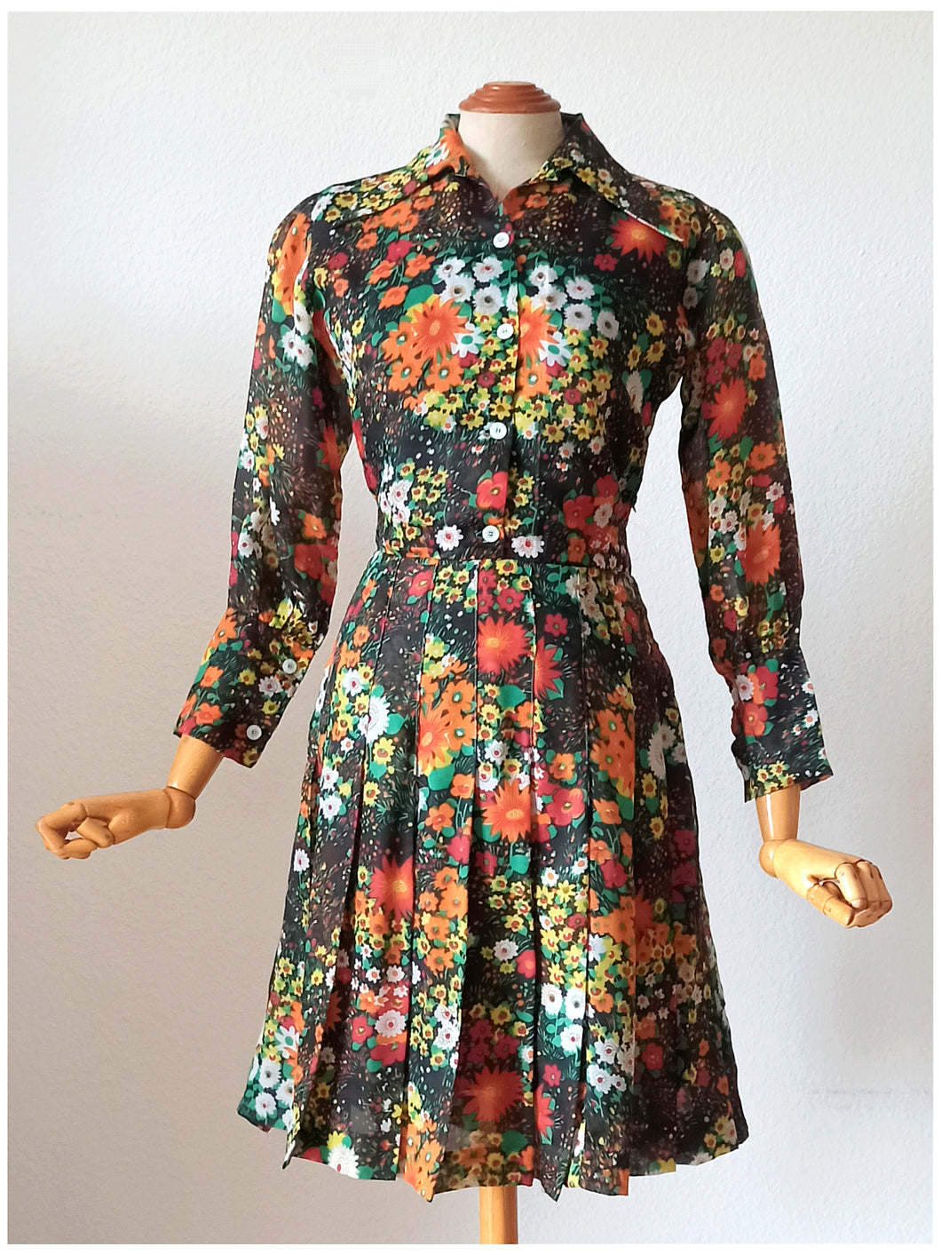 1970s - Lovely Colorful Floral Dress - W27.5 (70cm)