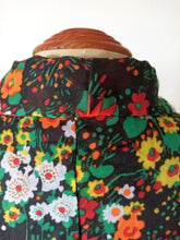 Load image into Gallery viewer, 1970s - Lovely Colorful Floral Dress - W27.5 (70cm)
