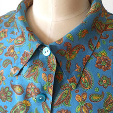 Load image into Gallery viewer, 1960s - Gorgeous Rayon Satin Paisley Blouse
