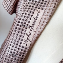 Cargar imagen en el visor de la galería, 1960s - Sophie Grandval, France - Exquisite Silk Blouse
