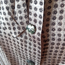 Cargar imagen en el visor de la galería, 1960s - Sophie Grandval, France - Exquisite Silk Blouse
