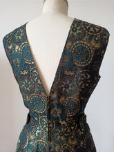 Cargar imagen en el visor de la galería, 1960s - Spectacular 2pc Open Sides Dress - W28.5 (72cm)
