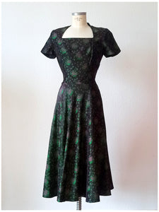 1940s - SALENS, Stockholm - Stunning Green Floral Dress - W29 (74cm)