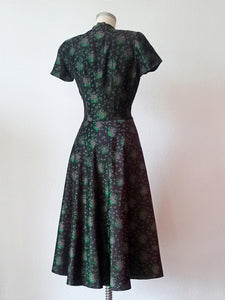 1940s - SALENS, Stockholm - Stunning Green Floral Dress - W29 (74cm)