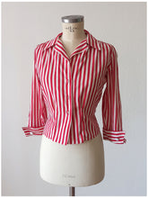 Laden Sie das Bild in den Galerie-Viewer, 1940s 1950s - Gorgeous Candy Stripes Cotton Blouse - W31 (80cm)
