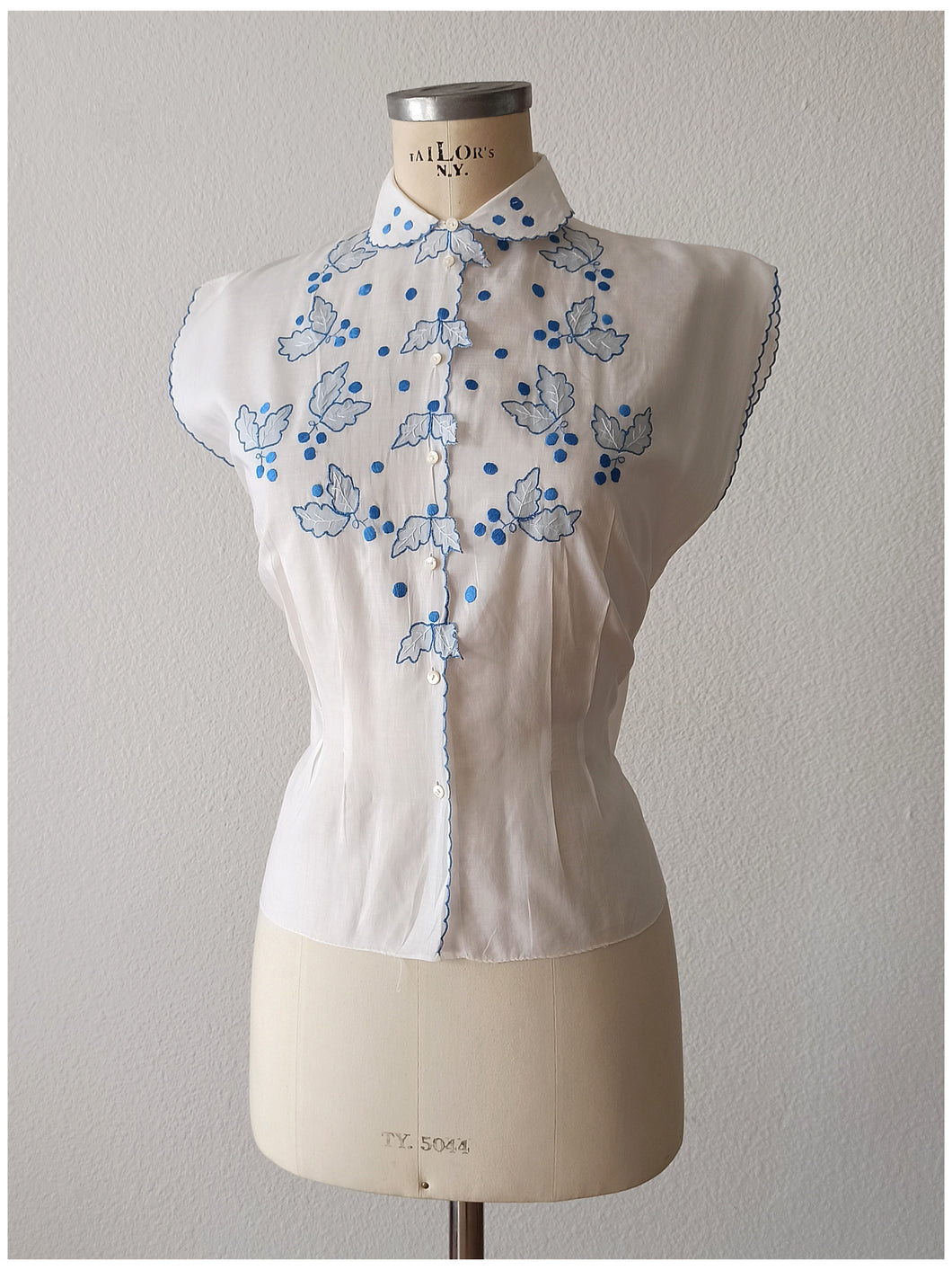 1950s - Exquisite Hand Embroidered Leaves Blouse - W34 (86cm)