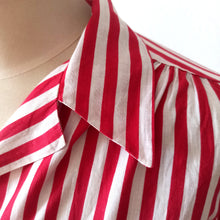 Laden Sie das Bild in den Galerie-Viewer, 1940s 1950s - Gorgeous Candy Stripes Cotton Blouse - W31 (80cm)

