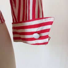 Laden Sie das Bild in den Galerie-Viewer, 1940s 1950s - Gorgeous Candy Stripes Cotton Blouse - W31 (80cm)

