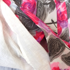 1950s 1960s - FRANCE - Stunning Roseprint Dress - W28 (71cm)