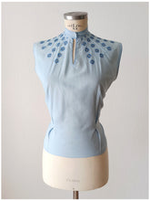 Charger l&#39;image dans la galerie, 1950s - Cute Blue Embroidered Cotton Blouse - W33 (84cm)
