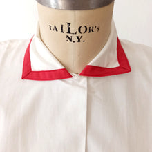 Laden Sie das Bild in den Galerie-Viewer, 1950s - M. GUIRAUD, France - Deadstock Cotton Blouse - Sz 46
