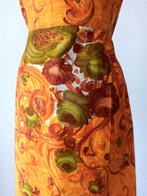 Charger l&#39;image dans la galerie, 1950s - DEADSTOCK - Stunning Roseprint Cotton Dress - W31 (78cm)
