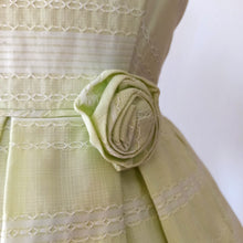 Load image into Gallery viewer, 1950s 1960s - Adorable Light Lime Linen Dress - W26 (66cm)
