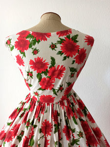 1950s - Spectacular Red Green Floral Cotton Dress - W28 (70cm)