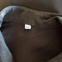Charger l&#39;image dans la galerie, 1950s - Delicious Black Rayon Blouse - Sz 42
