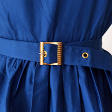Cargar imagen en el visor de la galería, 1950s 1960s - French DEADSTOCK - Gorgeous Blue Cotton Dress - W31.5 (80cm)

