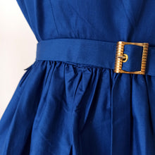 Cargar imagen en el visor de la galería, 1950s 1960s - French DEADSTOCK - Gorgeous Blue Cotton Dress - W31.5 (80cm)
