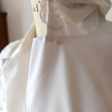 Laden Sie das Bild in den Galerie-Viewer, 1950s - SERMO, France - Exquisite Deadstock Blouse - Sz 46
