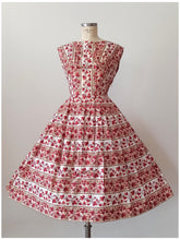 Charger l&#39;image dans la galerie, 1950s - Adorable Ivy Print Cotton Dress - W27 (68cm)

