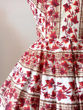 Charger l&#39;image dans la galerie, 1950s - Adorable Ivy Print Cotton Dress - W27 (68cm)
