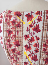Charger l&#39;image dans la galerie, 1950s - Adorable Ivy Print Cotton Dress - W27 (68cm)
