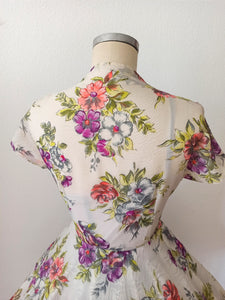 1950s - Stunning Floral Textured Chiffon Dress - W27.5 (70cm)