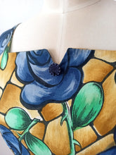 Laden Sie das Bild in den Galerie-Viewer, 1950s 1960s - Spectacular Roseprint Cotton Dress - W26 (66cm)
