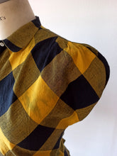 Load image into Gallery viewer, 1940s - Plaid Cotton Blouse - W30 (76cm)
