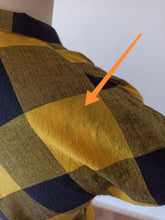 Load image into Gallery viewer, 1940s - Plaid Cotton Blouse - W30 (76cm)
