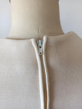 Cargar imagen en el visor de la galería, 1960s - Stunning Two Tone Wool Mod Dress - W30 (76cm)
