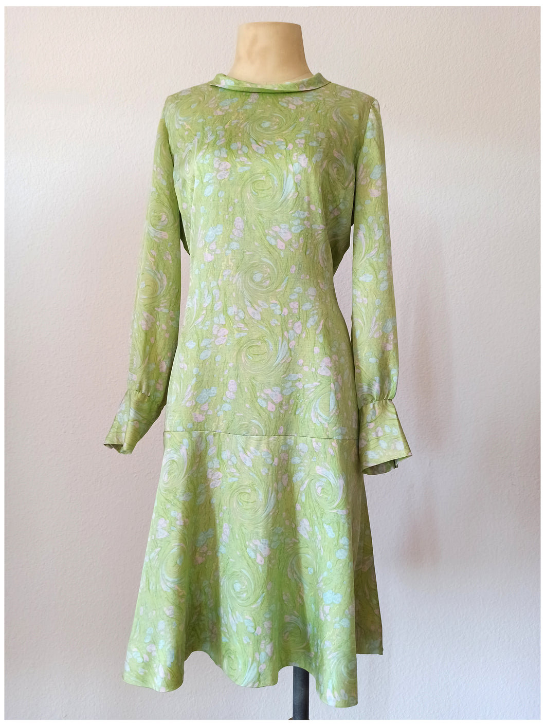 1960s - Beautiful Green Silk Dress - W32 (82cm)